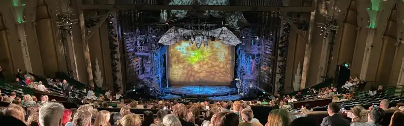 Apollo Victoria Theatre