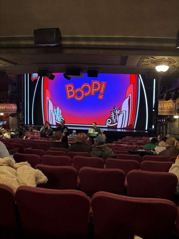 Broadhurst Theatre, bloc: Orchestra R, rangée: Q, place: 12
