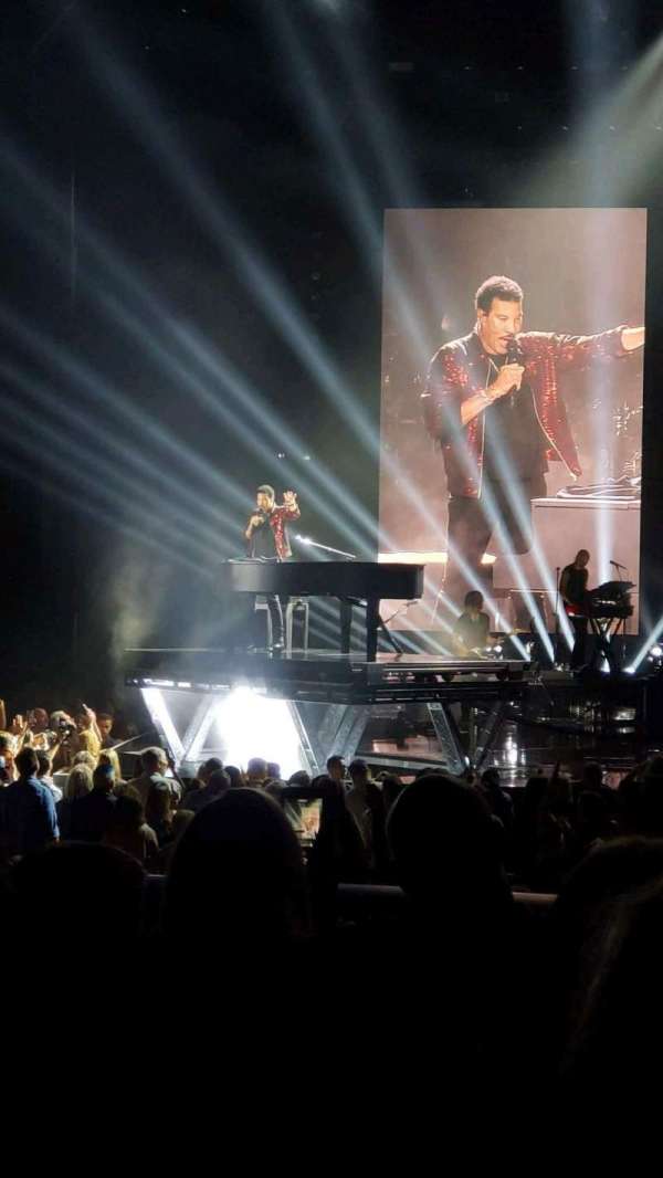 PH Live, bloc: 102, rangée: E, place: 7