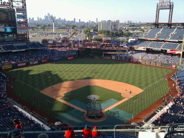 Citizens Bank Park, bloc: 421, rangée: 13, place: 6