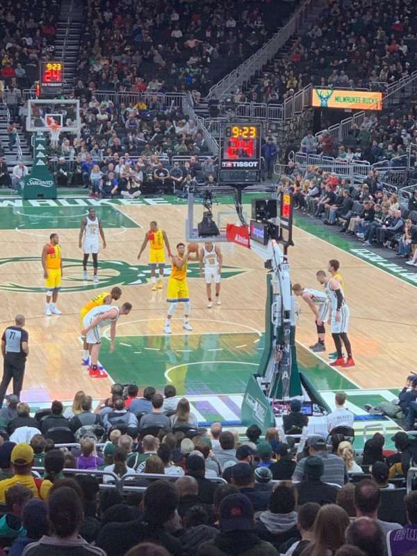 Fiserv Forum, bloc: 113, rangée: 22, place: 5