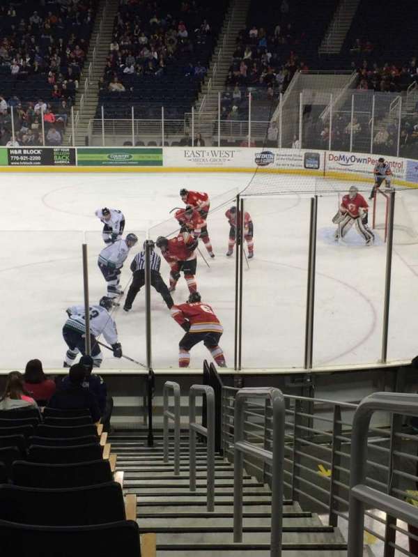 Gas South Arena, bloc: 120, rangée: M, place: 1