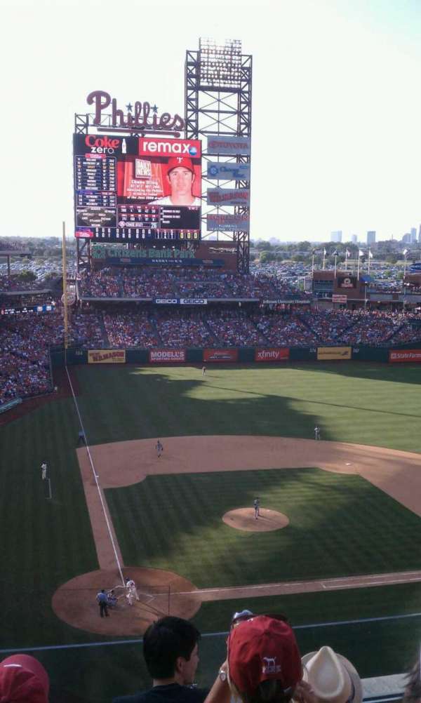 Citizens Bank Park, bloc: 317, rangée: 4, place: 20