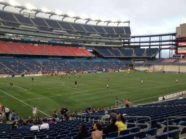 Gillette Stadium, bloc: 137, rangée: 22, place: 10