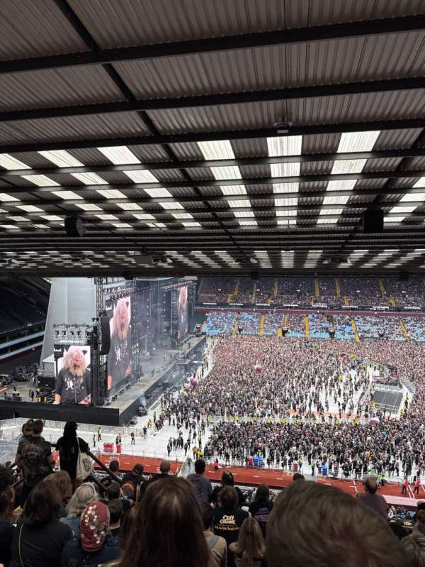 Villa Park, bloc: A5, rangée: T, place: 167