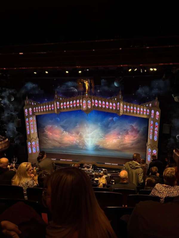 Prince of Wales Theatre, bloc: Circle, rangée: K, place: 16