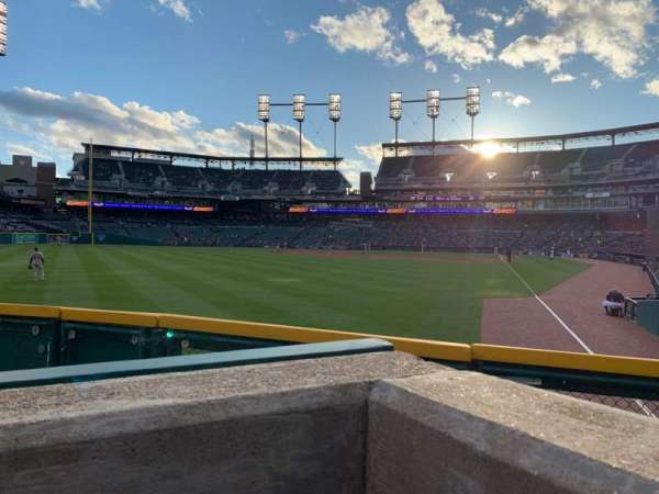 Comerica Park, bloc: 144, rangée: A, place: 6