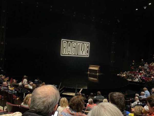 Vivian Beaumont Theater, bloc: Orchestra LC, rangée: L, place: 207