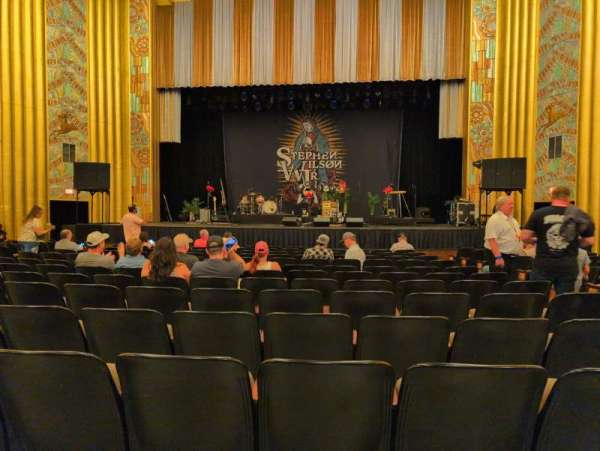 Cascade Theatre, bloc: Orchestra, rangée: N, place: 213