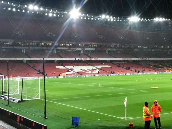 Emirates Stadium, bloc: 5, rangée: 5, place: 155