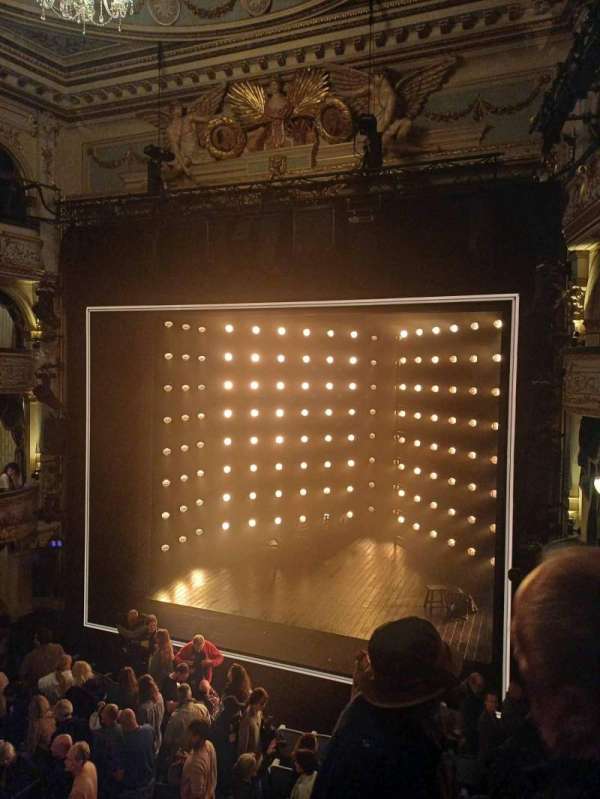 Wyndham's Theatre, bloc: Royal Circle, rangée: C, place: 7