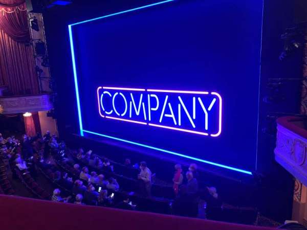 Bernard B. Jacobs Theatre, bloc: Mezzanine R, rangée: A, place: 16