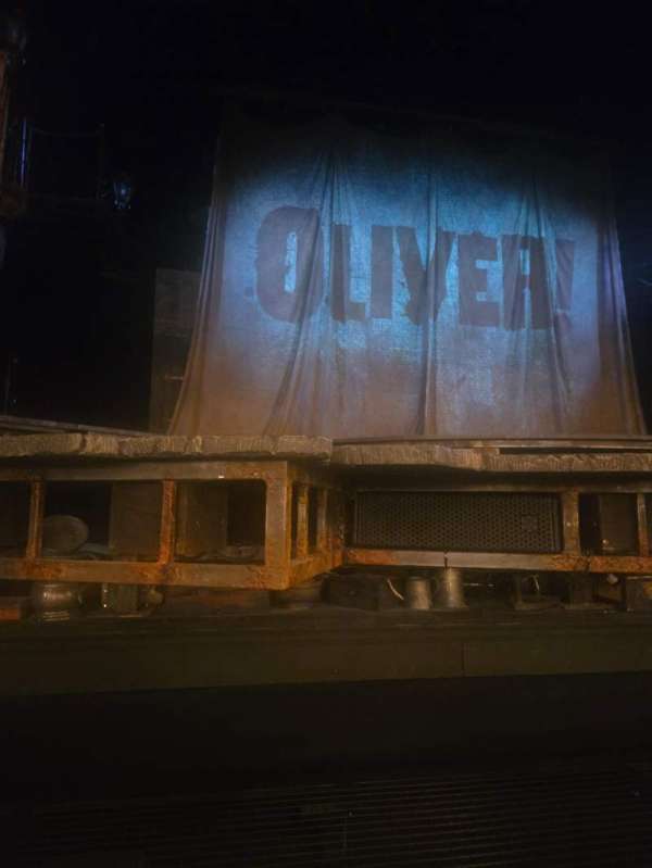 Gielgud Theatre, bloc: Stalls, rangée: A, place: 18