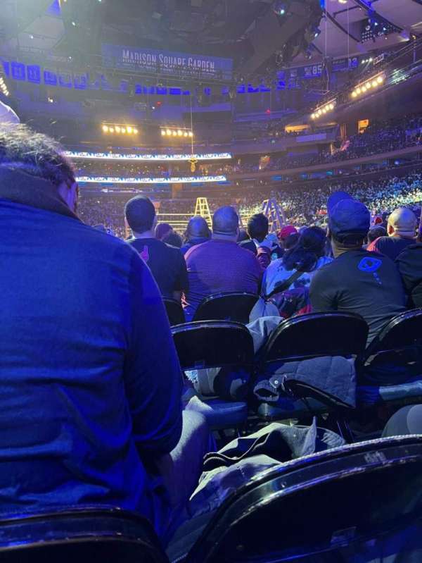 Madison Square Garden, bloc: FLB, rangée: 18, place: 7
