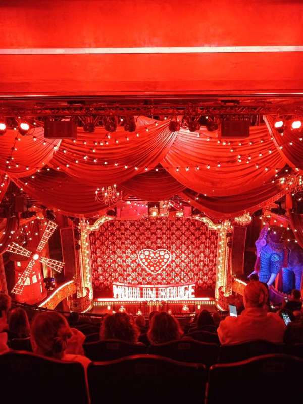 Piccadilly Theatre, bloc: Grand Circle, rangée: J, place: 16
