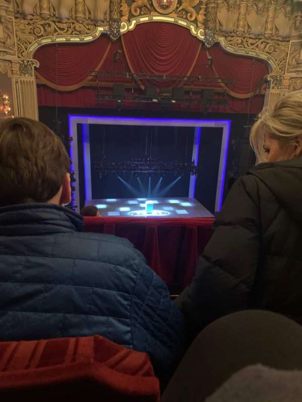 James M. Nederlander Theatre, bloc: Balcony LC, rangée: F, place: 327
