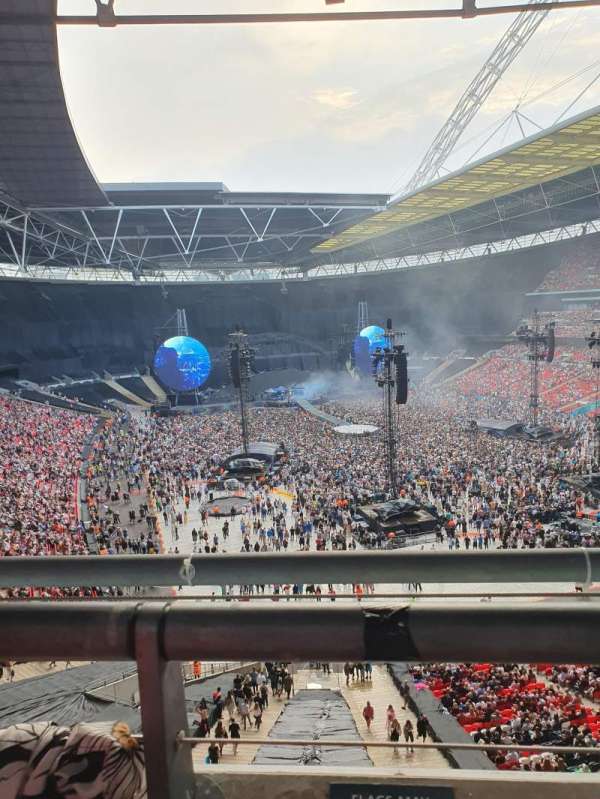 Wembley Stadium, bloc: 517, rangée: 1, place: 99
