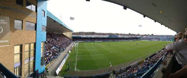 Priestfield Stadium, bloc: Medway upper, rangée: N, place: 169