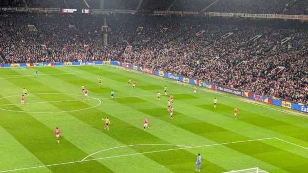 Old Trafford, bloc: E332, rangée: 4, place: 150