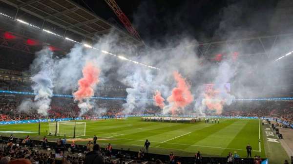 Wembley Stadium, bloc: 131, rangée: 22, place: 240