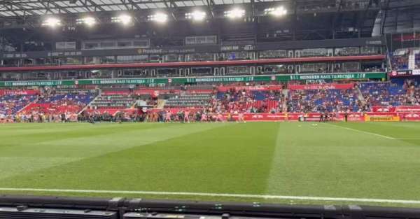 Sports Illustrated Stadium, bloc: 124F, rangée: 1, place: 20