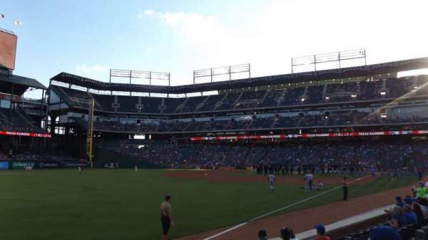 Globe Life Park in Arlington, bloc: 12, rangée: 8, place: 7