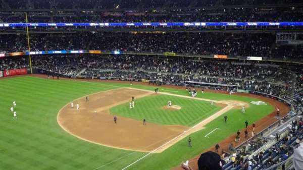 Yankee Stadium, bloc: 329, rangée: 3, place: 22