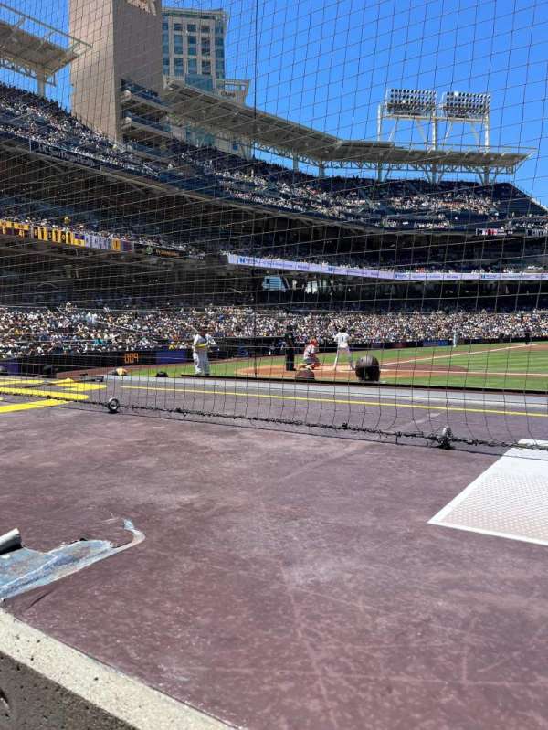 Petco Park, bloc: 107, rangée: 8, place: 1
