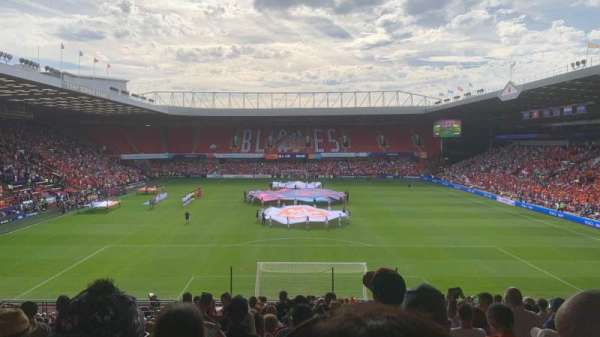Bramall Lane, bloc: KB2, rangée: NN, place: 102