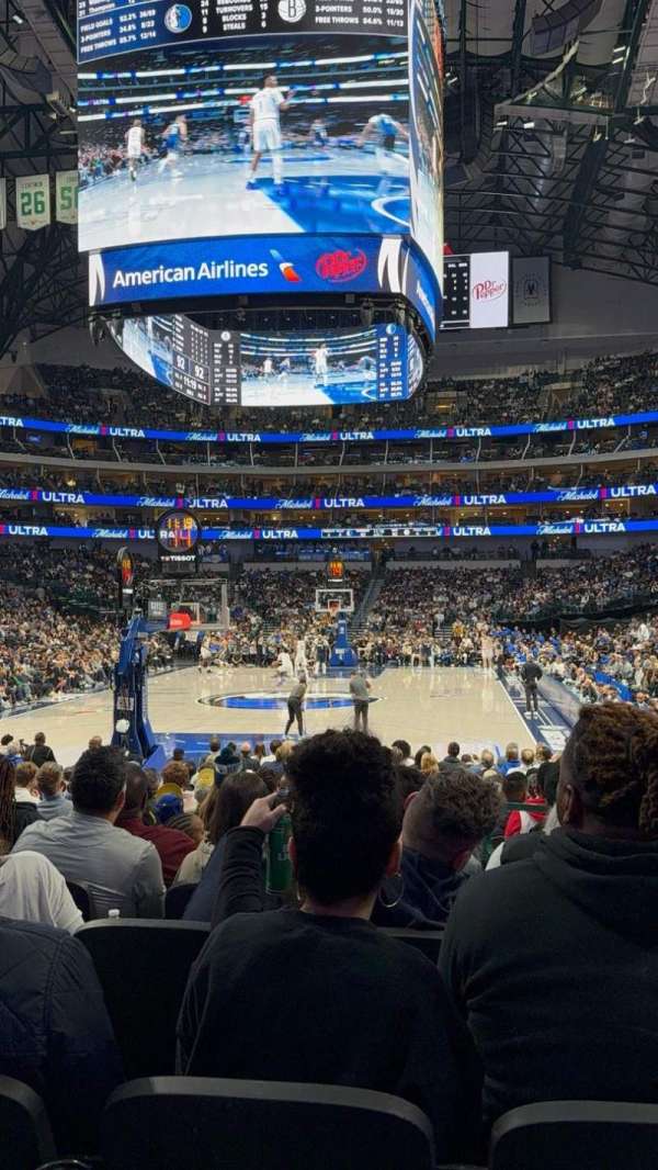 American Airlines Center, bloc: 124, rangée: D, place: 7