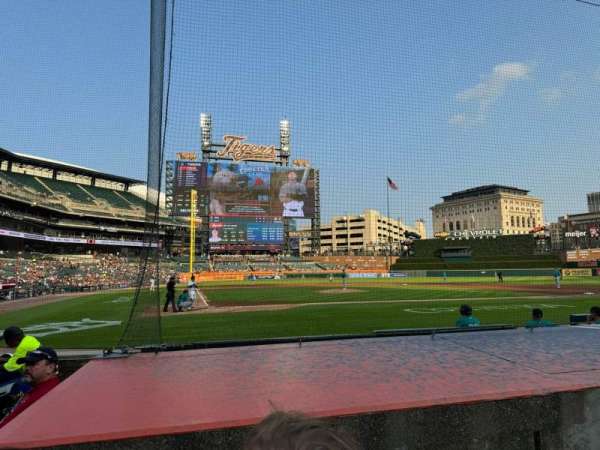 Comerica Park, bloc: 124, rangée: 9, place: 6