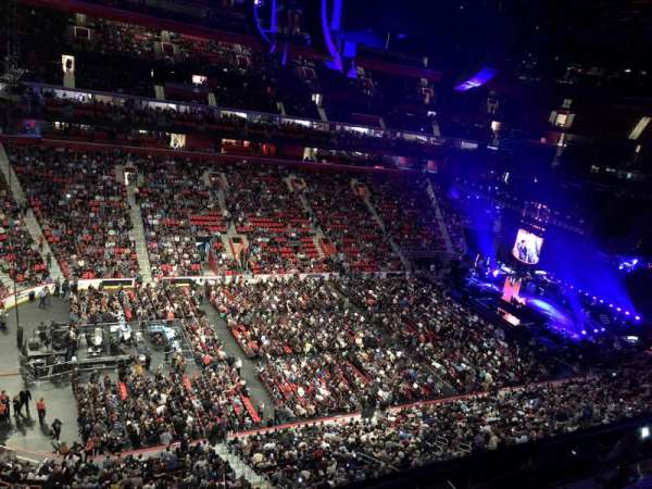 Little Caesars Arena, bloc: 214, rangée: 1, place: 8