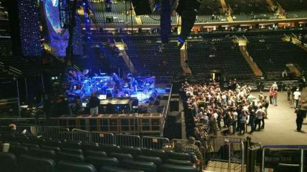 Madison Square Garden, bloc: 115, rangée: 11, place: 18