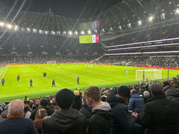 Tottenham Hotspur Stadium, bloc: 114, rangée: 21, place: 433
