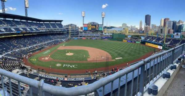 PNC Park, bloc: 210, rangée: A, place: 9