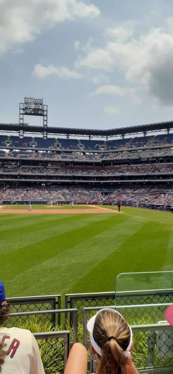 Citizens Bank Park, bloc: 143, rangée: 3, place: 2