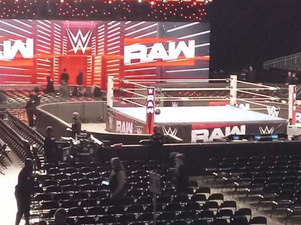 Spectrum center, bloc: 102, rangée: O, place: 6