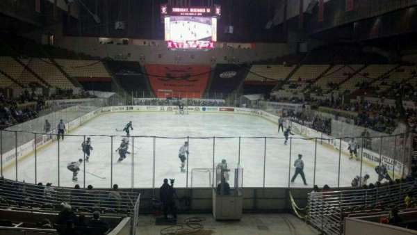 Cow Palace, bloc: 1, rangée: H, place: 12