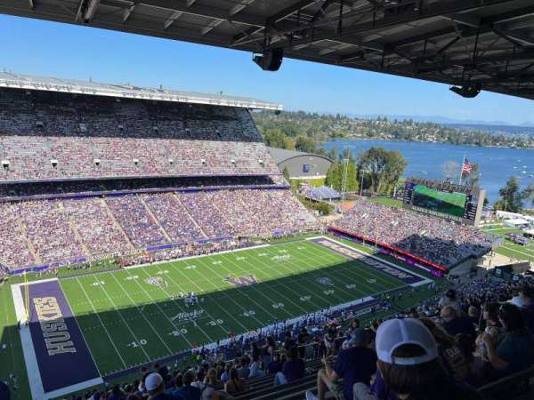 Husky Stadium, bloc: 310, rangée: 36, place: 18