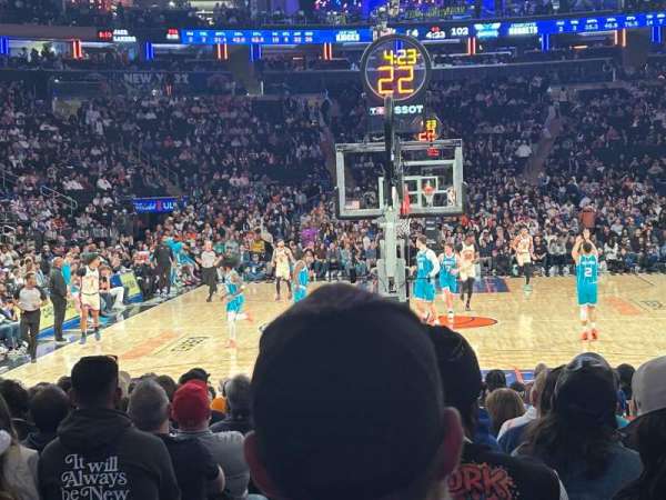 Madison Square Garden, bloc: 8, rangée: 19, place: 11