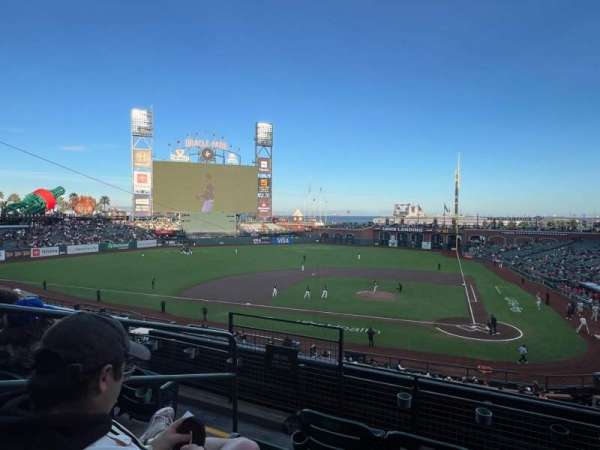 Oracle Park, bloc: 220, rangée: D, place: 11