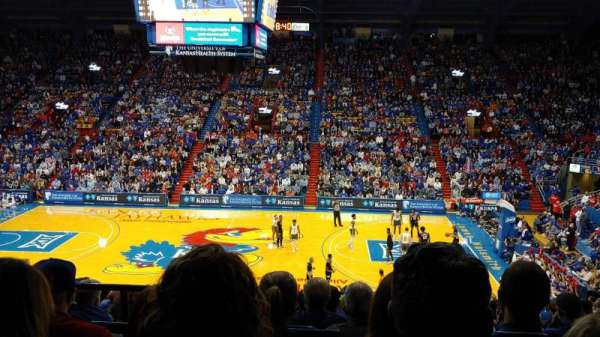 Allen Fieldhouse, bloc: 16, rangée: 16, place: 17