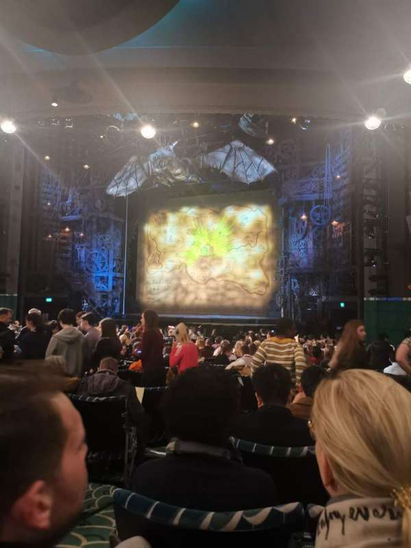 Apollo Victoria Theatre, bloc: Stalls, rangée: X, place: 8