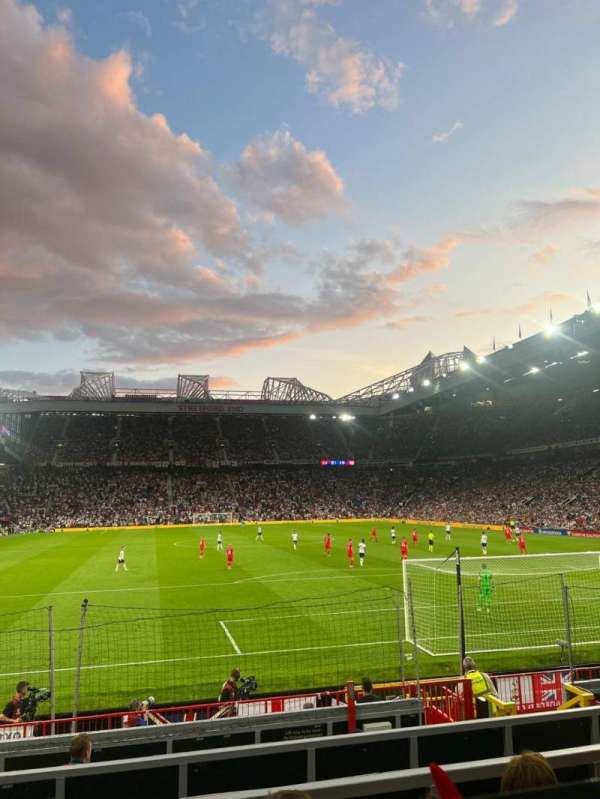 Old Trafford, bloc: E234, rangée: 1, place: 128