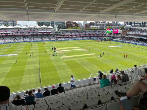 Lord's Cricket Ground, bloc: Grand Stand Upper 12, rangée: K, place: 133