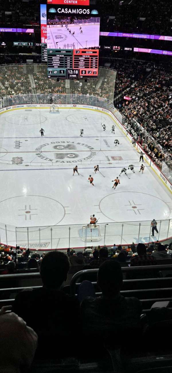 Xfinity Mobile Arena, bloc: 219, rangée: 10, place: 8