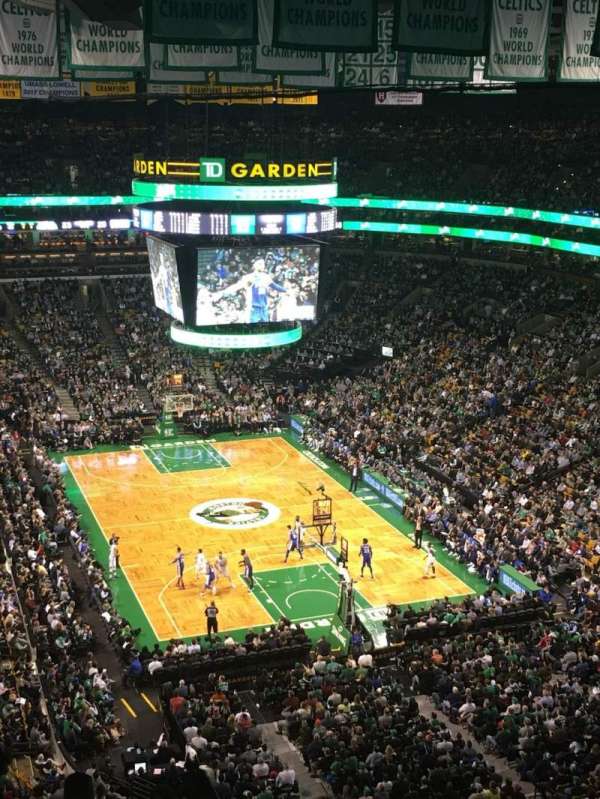TD Garden, bloc: Balcony 310, rangée: 11, place: 13