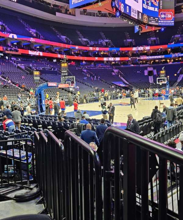 Xfinity Mobile Arena, bloc: 122, rangée: 6, place: 1
