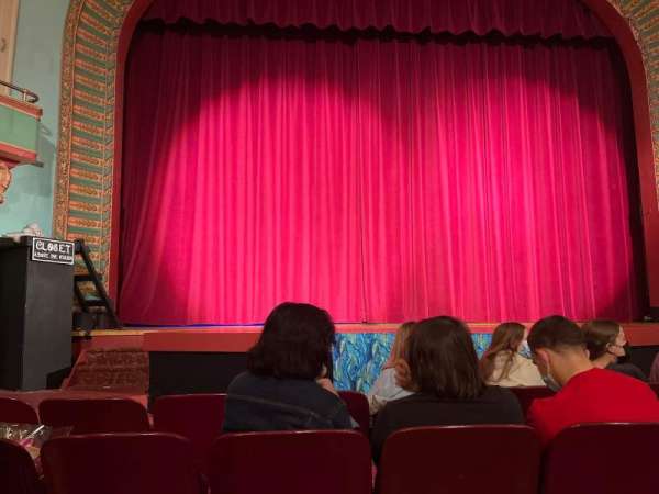 The Everett, bloc: ORCH, rangée: D, place: 110