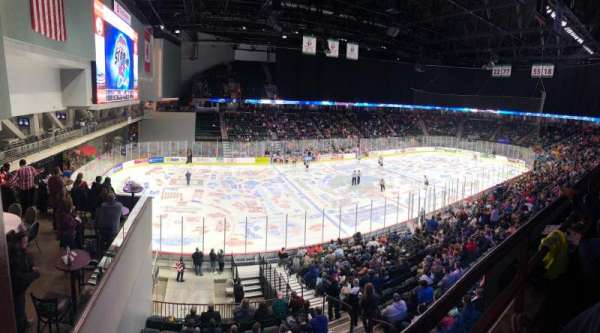 Vibrant Arena at The MARK, bloc: 200, rangée: 1, place: 12